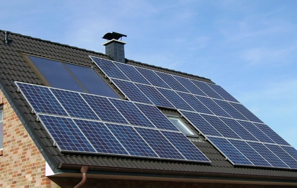 Maison avec panneaux solaires
